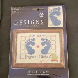 Designs for the Needle New Cross Stitch Kit Baby Feet Multi Color - Bild 1 von 2