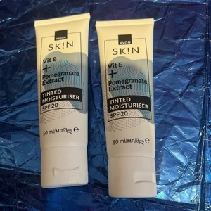 2 x Avon True Nutra Effects Radiance Tinted Moisturiser SPF20 - 50ml - Picture 1 of 2
