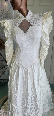 Vintage Wedding Dress 80s Lace Taffeta Long Sleeve 60inch Back Size XS/S Used  - Image 1 of 4