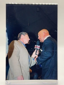 Foto Original 4x6 - WWF Stone Cold Steve Austin vs Vince McMahon - Rival Icónico - Imagen 1 de 1