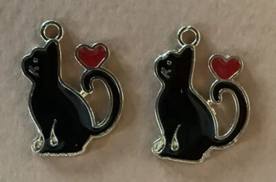 ENCANTOS DE GATO DE HALLOWEEN ESMALTE PRETO com VERMELHO ❤️ - JOIAS, ARTESANATO -- 17mm — 2 peças - Imagem 1 de 3