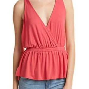 Camiseta sin mangas We The Free People para mujer Surplice Peplum sin mangas cuello en V roja S pequeña - Imagen 1 de 6