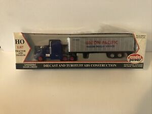 Union Pacific Model Power HO 1:87 Diecast Tractor and Trailer