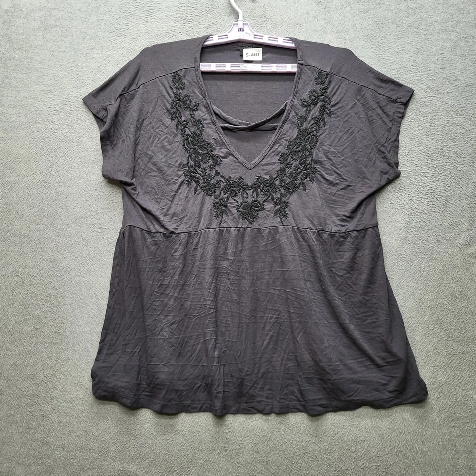 Blusa Torrid Mujer 2 Carbón Floral Bordado Cuello en V Pullover Foto 1 de 4