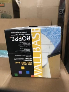 Roppe Selbstklebende Vinyl Wandabdeckung Basis Schneeweiß 4" x 20' (10,16cm x 6,09m) - Bild 1 von 5