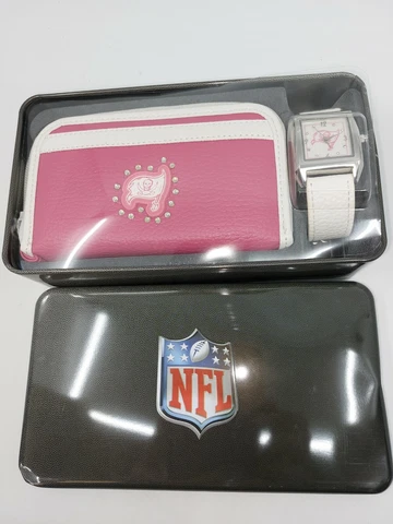Pink Bucaneers wallet and watch Cover