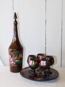 Set decanter vintage in legno sake dipinto a mano con 5 tazze/bicchieri e vassoio piatto - Foto 1 di 11
