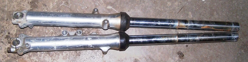 AMORTIGUADORES HORQUILLA DELANTERA AMORTIGUADOR KZ400 KAWASAKI KZ 400 AÑO DESCONOCIDO Foto 1 de 1