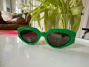 BOTTEGA VENETA Green Unisex Bold Oval Facet Sunglasses - Picture 1 of 8