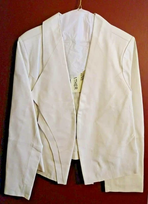 CHAQUETA CORTA DE CUERO ROAMAN'S PARA MUJER/TOTALMENTE NUEVA/CUERO GENUINO/GRIS PASTEL. Foto 1 de 4