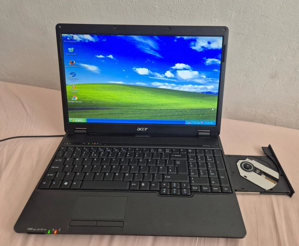 Windows xp Laptop Acer Extensa Intel 2GB RAM 160GB HDD Wifi Ready New Battery - Image 1 of 4