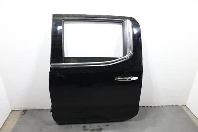 Chevrolet Silverado 1500 2019-2025 montaje de puerta trasera izquierda OEM NEGRO_GBA Foto 1 de 4