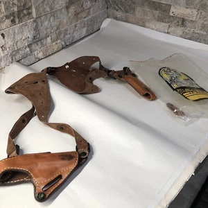 DeSANTIS TRIPLE AGENT Leather Shoulder  Holster for Sig Sauer,HK & More RH #K15 - Picture 1 of 7