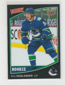 2021 UD National Hockey Card Day Nils Hoglander Victory Black Rookie RC #V-17 - Bild 1 von 2