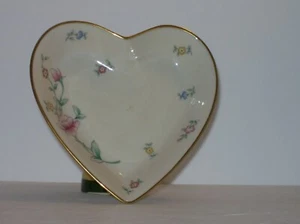 LENOX "FLORAL GARDEN" HEART SHAPED TRINKET DISH MADE IN USA - Picture 1 of 2