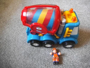 WOW TOYS ~ MIKE DER ZEMENTMISCHER SEHR GUTER ZUSTAND - Bild 1 von 3
