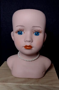 Vintage Porzellan Puppenkopf & Truhe mit hellblauen Augen & Ohrringen ~ für Ersatzteile - Bild 1 von 9