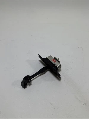 INFINITI M37 2011-2013 PUERTA DELANTERA DERECHA LADO PASAJERO CORREA DE VERIFICACIÓN TAPÓN OEM Foto 1 de 4