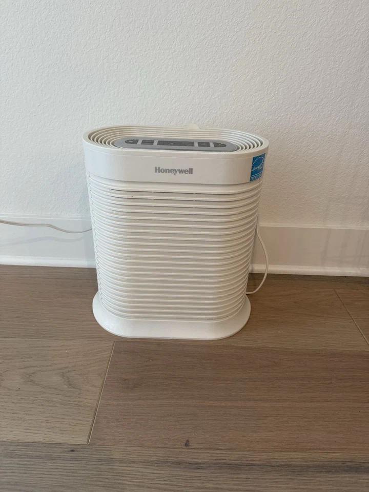 Limpiador de filtración purificador de aire Honeywell 17000-S blanco Quitecare True HEPA Foto 1 de 4