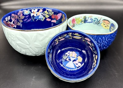 Juego de 3 cuencos anidados Disney Mary Blair Alicia en el país de las maravillas 70 aniversario Foto 1 de 4