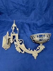 ANTIQUE CAST IRON WALL SCONCE OIL LAMP HOLDER w/BRACKET - Picture 1 of 17