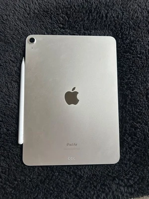 Apple iPad Air (5.ª generación) A2588 64 GB, Wi-Fi, 10,9 pulgadas - Starlight Foto 1 de 4