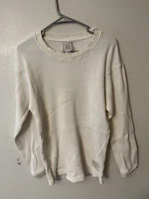 Camisa BDG Sólida Desgastada Waffle Tejida Blanca Sólida Talla Pequeña Foto 1 de 4