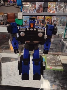 Transformers Legacy Crankcase Complete Deluxe Generations - Picture 1 of 5