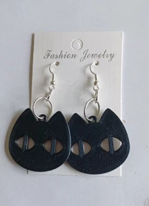 handgefertigte schwarze Katzenkopf Ohrringe - Bild 1 von 1