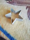 Wilton metal star shaped cookie cutter 3&quot; white or red