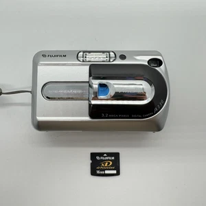 FujiFilm Finepix A330 Compact Digital Camera Point & Shoot w 16MB XD Card TESTED - Picture 1 of 12