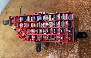 99 2000 01 Ford Ranger Mazda B3000 3.0 INTERIOR FUSE BOX UNDER DASH FREE SHIP B2 - Picture 1 of 8