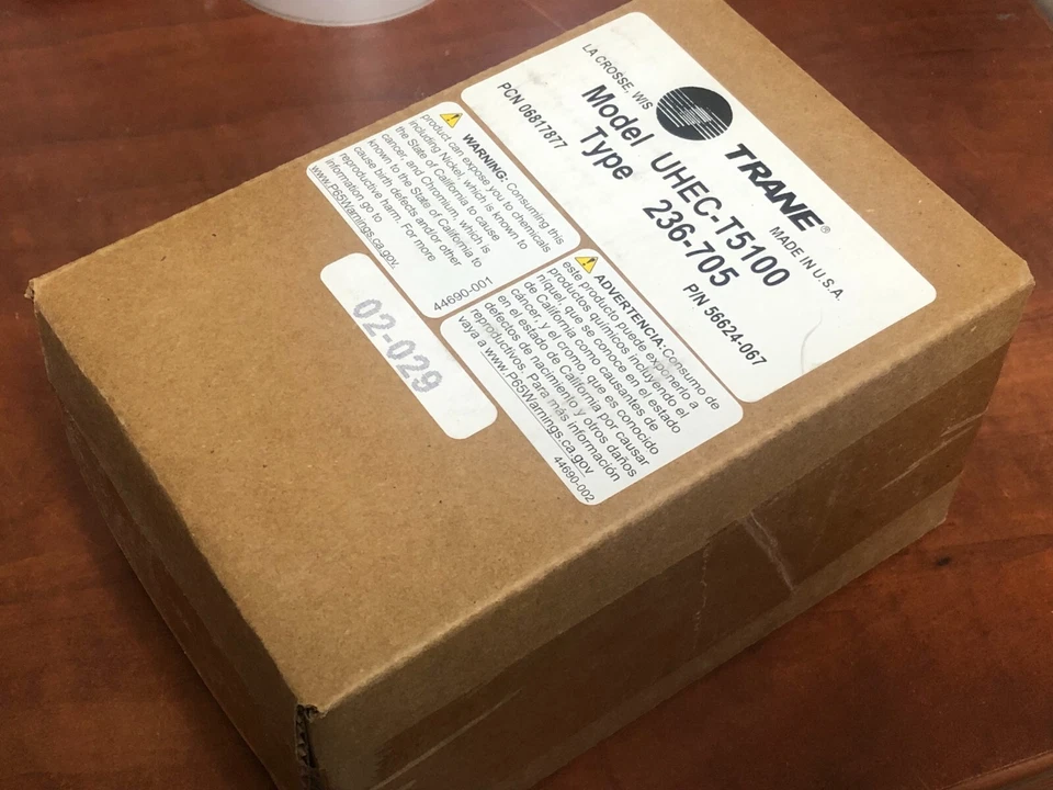 NEW Trane UHEC-T5100 Single Pole Thermostat Type 236-705 - Image 1 of 1