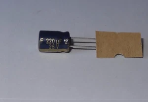 3 pcs, 220uF, 25V, Electrolytic capacitors. - Picture 1 of 1