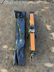 NISSAN NAVARA JACK/TOOL KIT D40 (VIN VSK), 09/05-08/15 - Picture 1 of 2