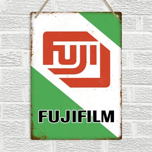 PELÍCULA FUJI Letrero de pared de metal retro placa vintage 35 mm cámara hombre fotografía cueva - Imagen 1 de 5