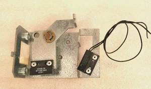 Gilbarco N23666-G1 Legacy magnetic switch & bracket for the nozzle boot housing - Picture 1 of 1