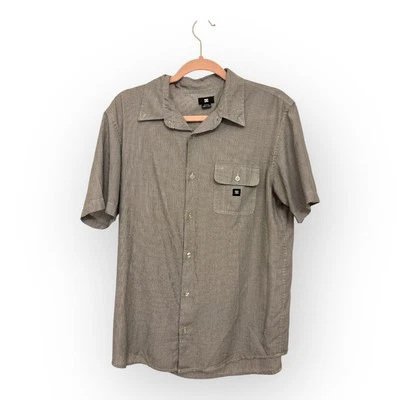 DC Shoes Gray Striped Button Down Shirt Men’s M Short Sleeve Skate Surf Casual - Image 1 of 4