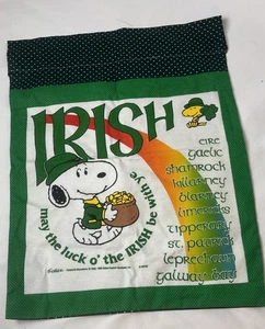 Camiseta Snoopy Woodstock Irlandesa San Patricio Hecha a Mano Bandera De Colección Verde Suerte - Imagen 1 de 5