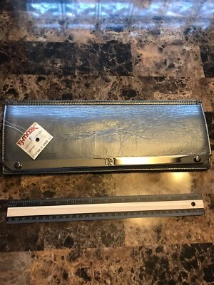 NUEVO CON ETIQUETAS 325$ Bolso sin asas Halston Heritage de cuero delgado gris noche largo Foto 1 de 4