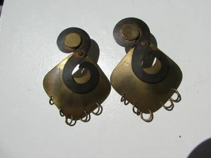 VTG.CUBISM BURNT COPPER BRASS METAL ARTICULATED ABSTRACT SWIRL PIERCED EARRINGS - Picture 1 of 4