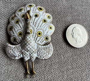 Exquisite Vintage ROYAL SIAM White Enamel Hinged Peacock Brooch Pin NICE - Picture 1 of 16