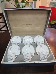 Royal Worcester Watteau Bone China Coffee Tea Espresso Set Case 6 Cups 6 Saucers - Picture 1 of 11