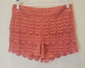 LOFT Riviera Short Coral Tired Crocheted Lace High Rise Lined Shorts Size 10 - Picture 1 of 10
