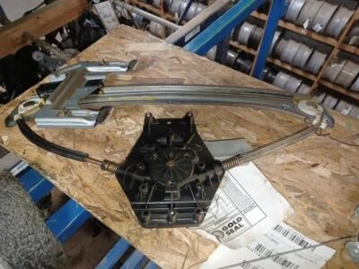 Регулятор заднего стекла правого пассажира подходит для 01-05 PT CRUISER 979548 - Изображение 1 из 3