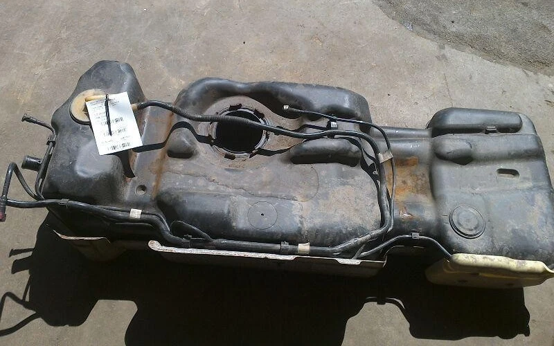 2005-2008 Chevy Tahoe 5.3L Fuel Gas Tank Assembly 26 Gallon W/o Cap OEM - Image 1 of 4