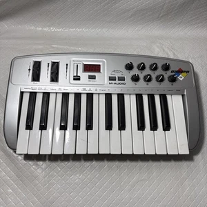 Midiman Oxygen 8 MIDI 25-Key M-Audio Mobile Two Octave Keyboard USB Controller - Picture 1 of 13