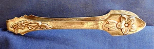 VINTAGE 950 STERLING Silver REPOUSSE APPLIQUE FLORAL TONGS - Picture 1 of 3