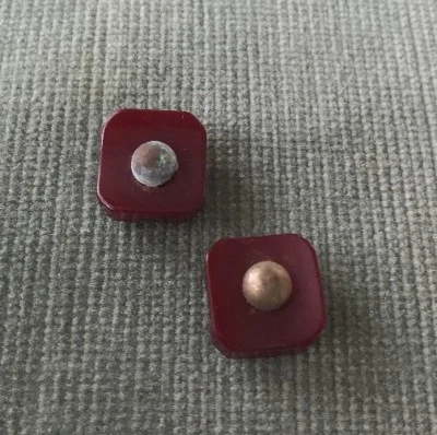 Pair of Vintage Matched Rich Red Bakelite/Metal Square Buttons 1.3 cm - Image 1 of 4