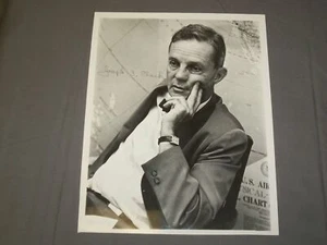 FOTO AUTOGRAFIADA DEL SENADOR PENNSYLVANIA JOSEPH S. CLARK 8 X 10 - J 4070 - Imagen 1 de 2